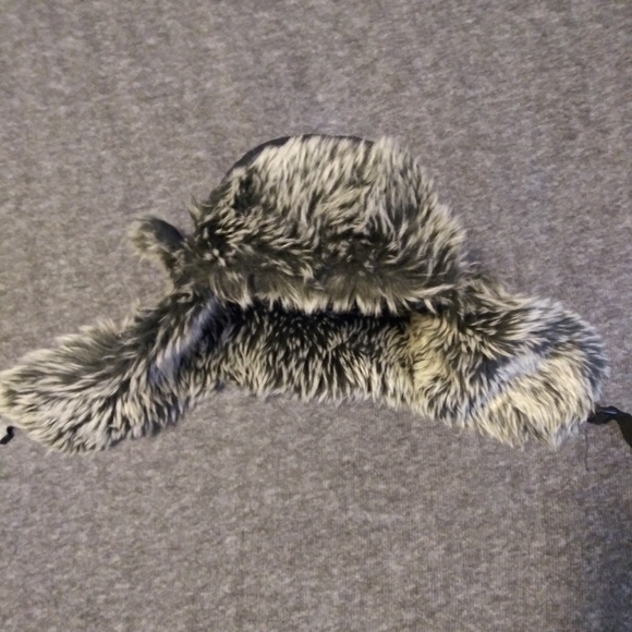 ***2/$8*** OSFM Teen(14 & Up) Faux Fur Winter Hat - Picture 3 of 8